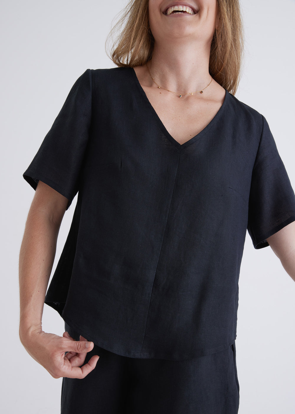 Carly Linen Top in Black