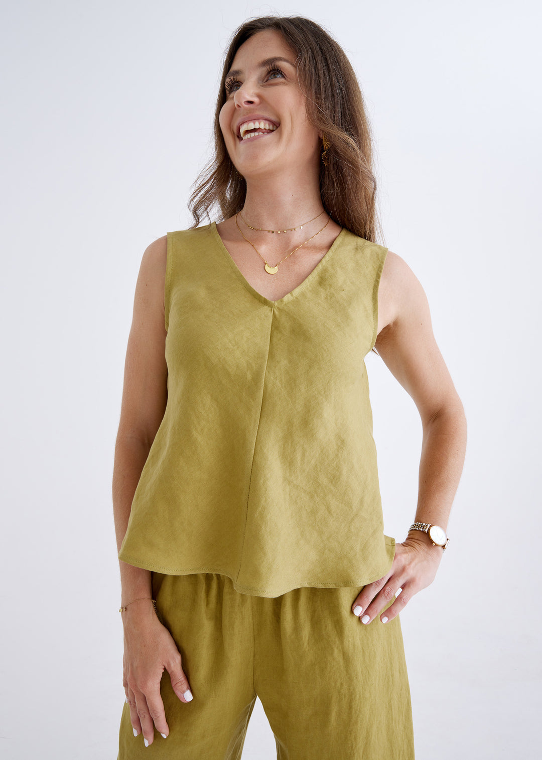 Amy Linen Top in Olive