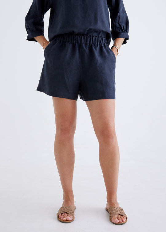 Marley Linen Shorts in Navy