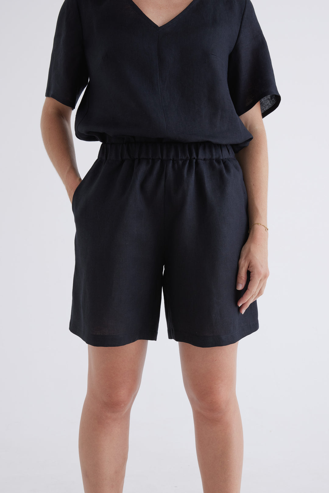 Marley Linen Shorts in Black