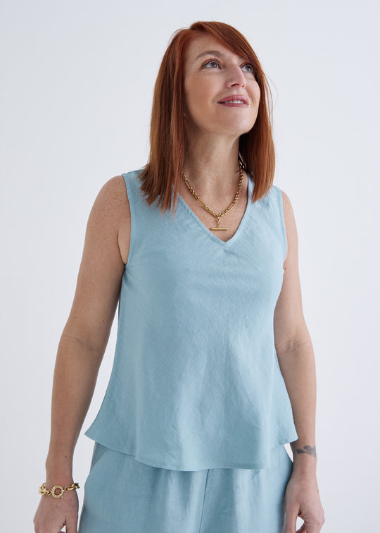 Amy Linen Top in Spring Blue