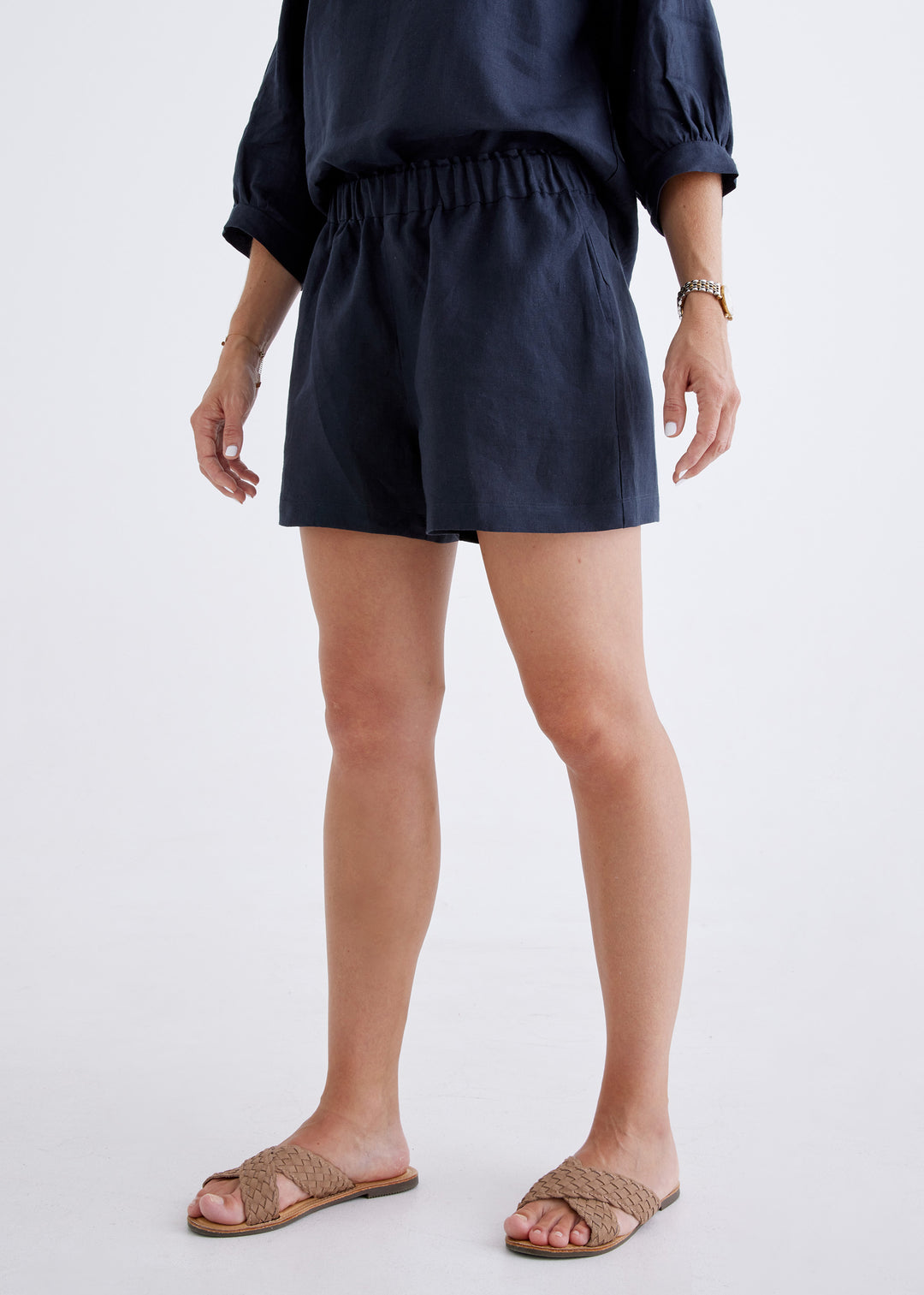 Marley Linen Shorts in Navy